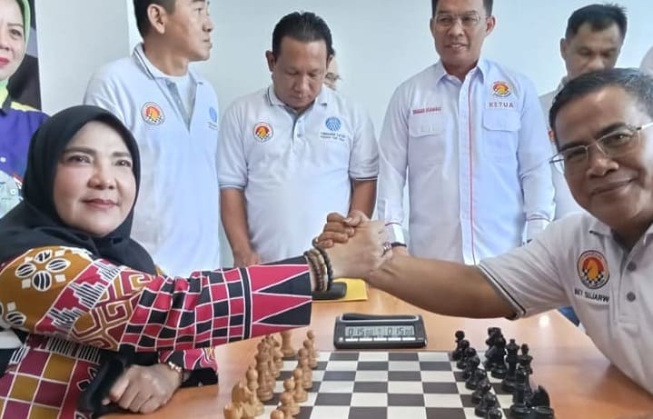Walikota Eva Dwiana Buka Turnamen Catur Peradi Cup 2024