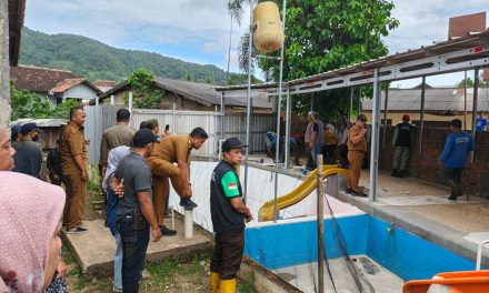 Pemkot Bandar Lampung Tertibkan 10 Bangunan Semipermanen di Atas Sungai