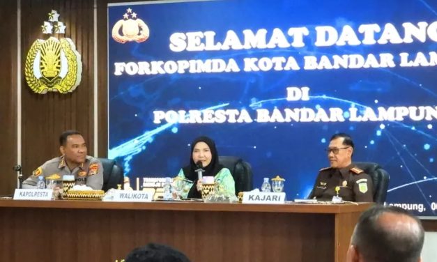 Walikota Bandar Lampung Hj. Eva Dwiana Serta Kepala Kejaksaan Negeri Bandar Lampung Helmi, SH., MH. Lakukan Kunjungan Silaturahmi Ke Polresta Bandar Lampung