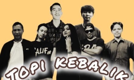 TOPI KEBALIK BAND KEMBALI TUNJUKKAN KREATIVITAS