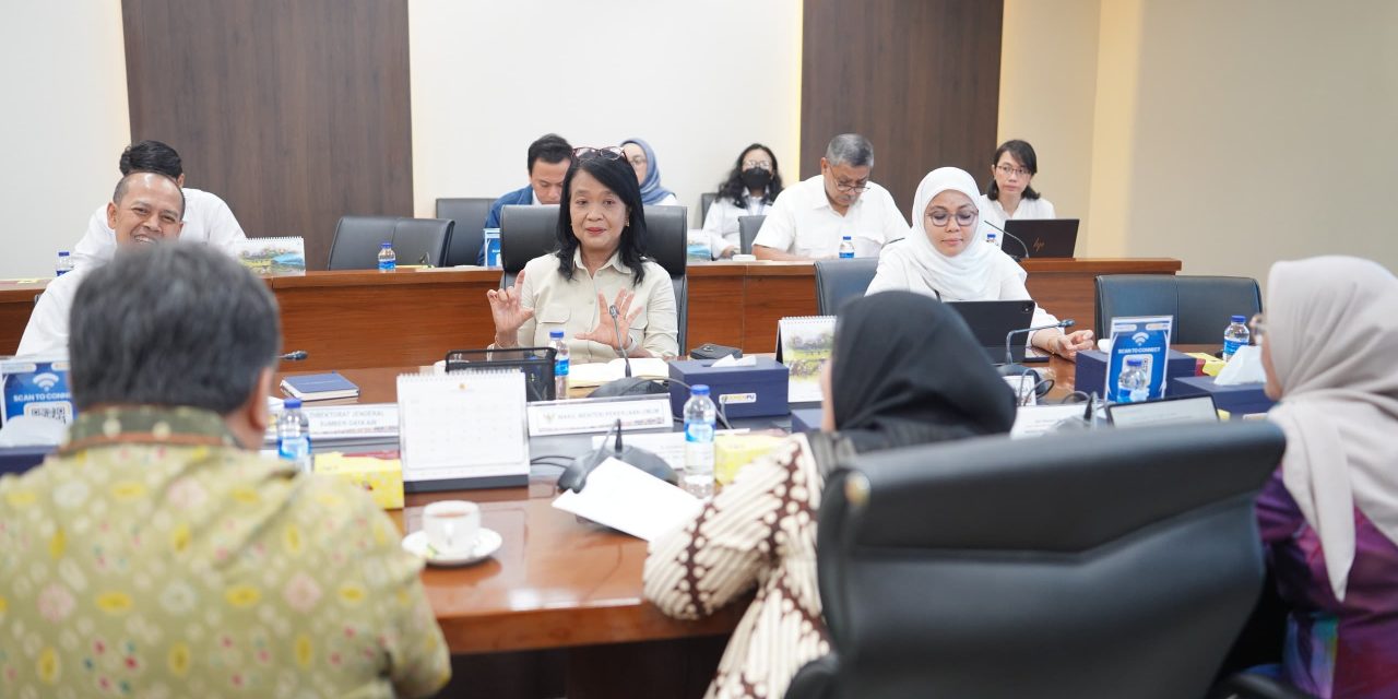Walikota Bandar Lampung, Eva Dwiana melakukan audiensi dengan Wakil Menteri Pekerjaan Umum (PU), Diana Kusumastuti guna membahas sejumlah isu strategis yang menjadi perhatian masyarakat Kota Tapis Berseri