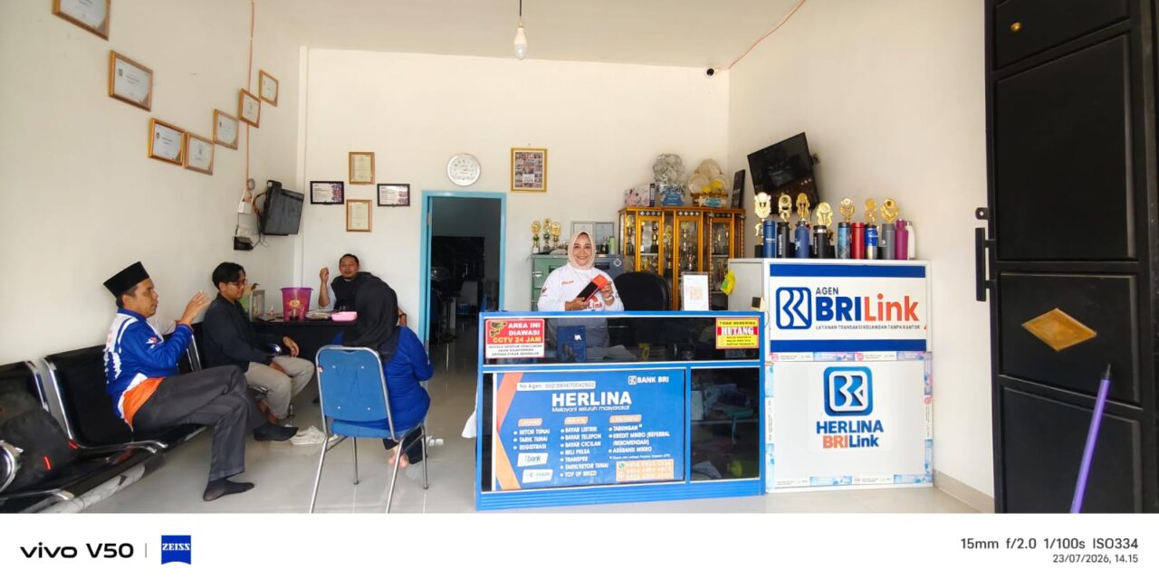 Merajut Mimpi Lewat Bisnis BRILink Agen BRI, Herlina Hadirkan Layanan Perbankan di Pasar Srengit Lampung Barat