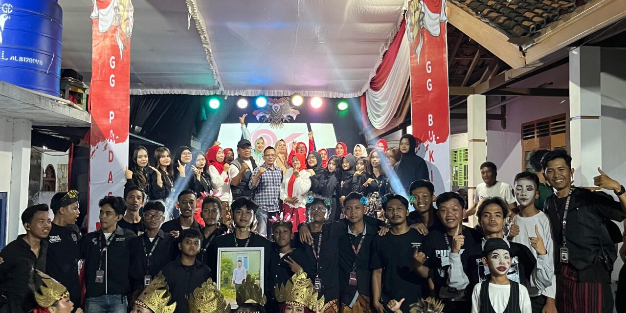 Camat Tanjungkarang Timur Dedi Saputra, S.IP, M.IP dan Lurah Kebon Jeruk Supriadi, S.H., Meriahkan Malam Puncak Padas X Bukit